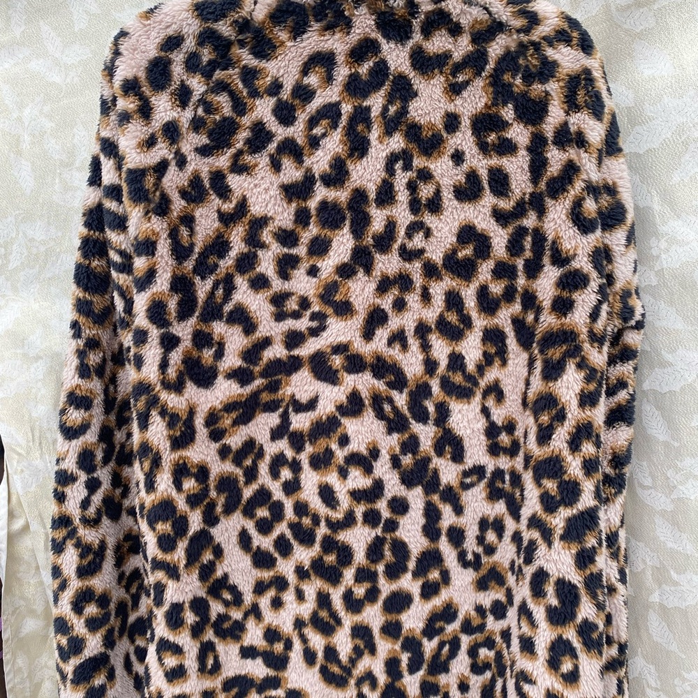 NWOT Maurices Sherpa pullover 
Quilted Faux Fur Plus size 1X 
100% polyester - Picture 9 of 10